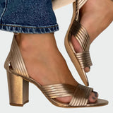 Elegante Sandalen Lucie mit Diagonalriemen für einen urbanen Stil