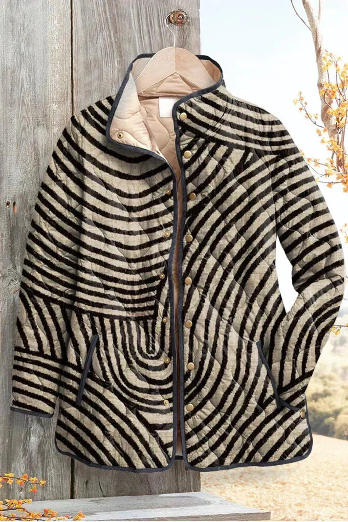 Steppjacke mit Wirbelstreifen, Reißverschluss vorn, Stehkragen, Knöpfe