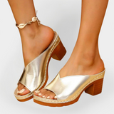 Orthopädische Sandalen mit dicker Sohle
