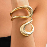 Asymmetrisches Ausschnittarmband
