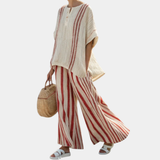 Mirella | Strukturierte rote Bluse mit Streifen und Hose