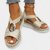 Römische Sandalen mit Flechtwerk