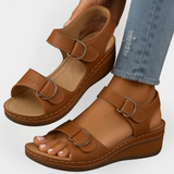 Orthopädische Ledersandalen mit Absatz