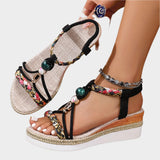 Sandalen mit bequemer Sohle und Plattform
