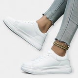 Weiße Leder-Sportschuhe