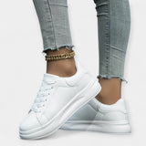 Weiße Leder-Sportschuhe