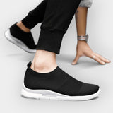 Sportliche Schuhe mit Dämpfungstechnologie