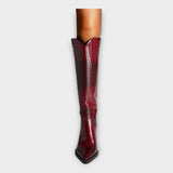 Schuhe mit Krokodilmuster und elegantem Absatz