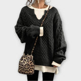 Pullover aus grob gestricktem Material mit Zopfmuster