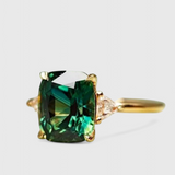 Eleganter Grüner Smaragd-Ring mit Gold-Finish
