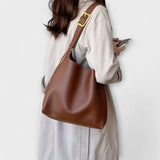 Isaure │ Elegante Ledertasche mit Schulterriemen