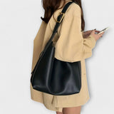Isaure │ Elegante Ledertasche mit Schulterriemen