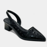 Schuhe mit luxuriösen Details