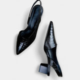 Schuhe mit luxuriösen Details