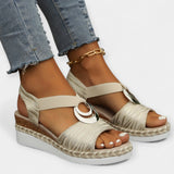 Römische Sandalen mit Flechtwerk