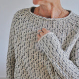 Victoria | Eleganter grauer Pullover mit U-Ausschnitt