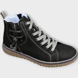 Moderne Sportschuhe mit bequemem Sitz