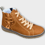 Moderne Sportschuhe mit bequemem Sitz