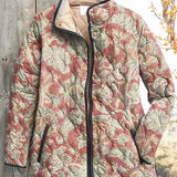 Steppjacke Altrosa mit Ornamentmuster, kontrastfarbener Umrandung und Druckknöpfen