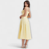 Zipporas - Enganliegendes Kleid mit modernem Frühlingsblumenmuster