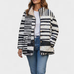 Ulla™ Steppjacke mit schwarz-weißem Streifenmix, durchgehendem Reißverschluss