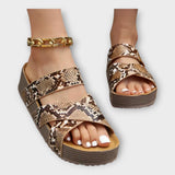 Plattform-Sandalen mit Geflochtenen Details und Breiten Riemen