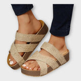 Plattform-Sandalen mit Geflochtenen Details und Breiten Riemen
